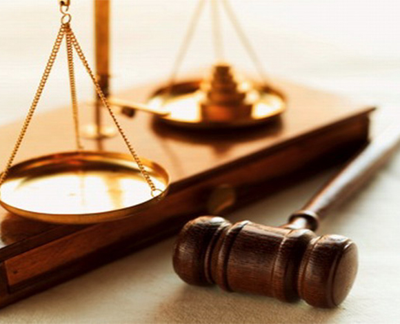 إلزام إماراتي بدفع ثلثي دخله نفقة لطليقته وأولادهما